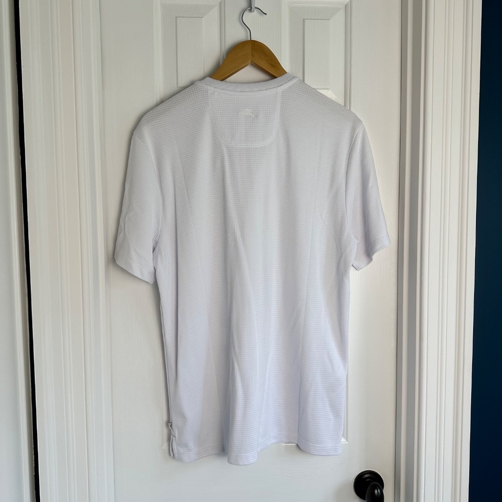 Tommy Bahama Men's Coastal Crest IslandZone White V-Neck Shirt NWT - Picture 4 of 6